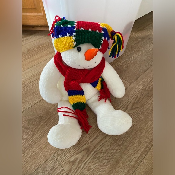 Vintage Sitting Snowman With Matching Hat & Scarf - Picture 1 of 3